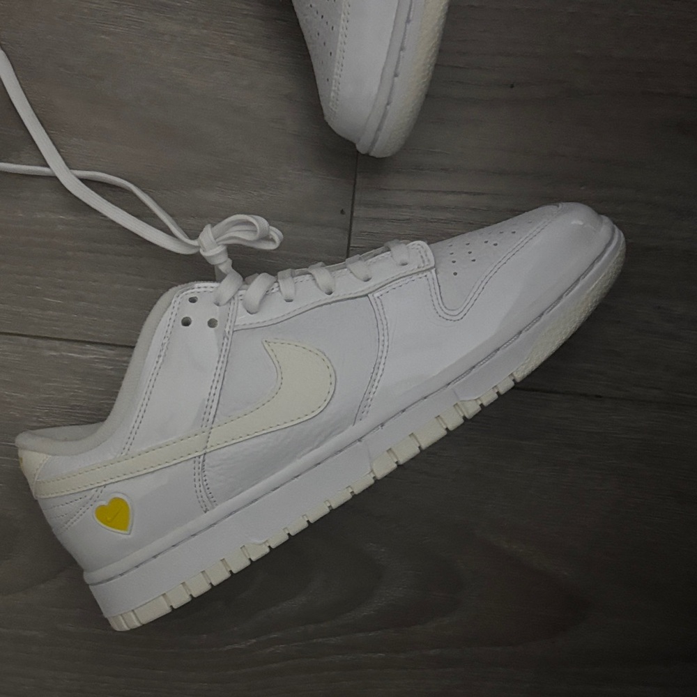 Nike Dunk Low yellow heart White and Yellow Sneakers limited edition size 8 - Picture 6 of 9